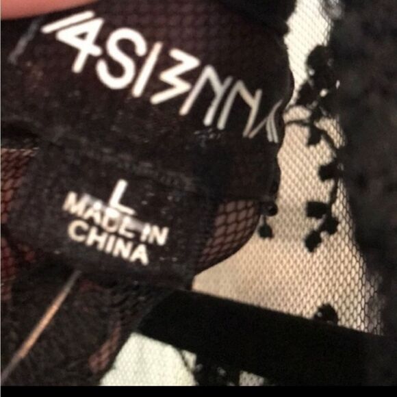 4 SIENNA open back lace romper black - Picture 4 of 4